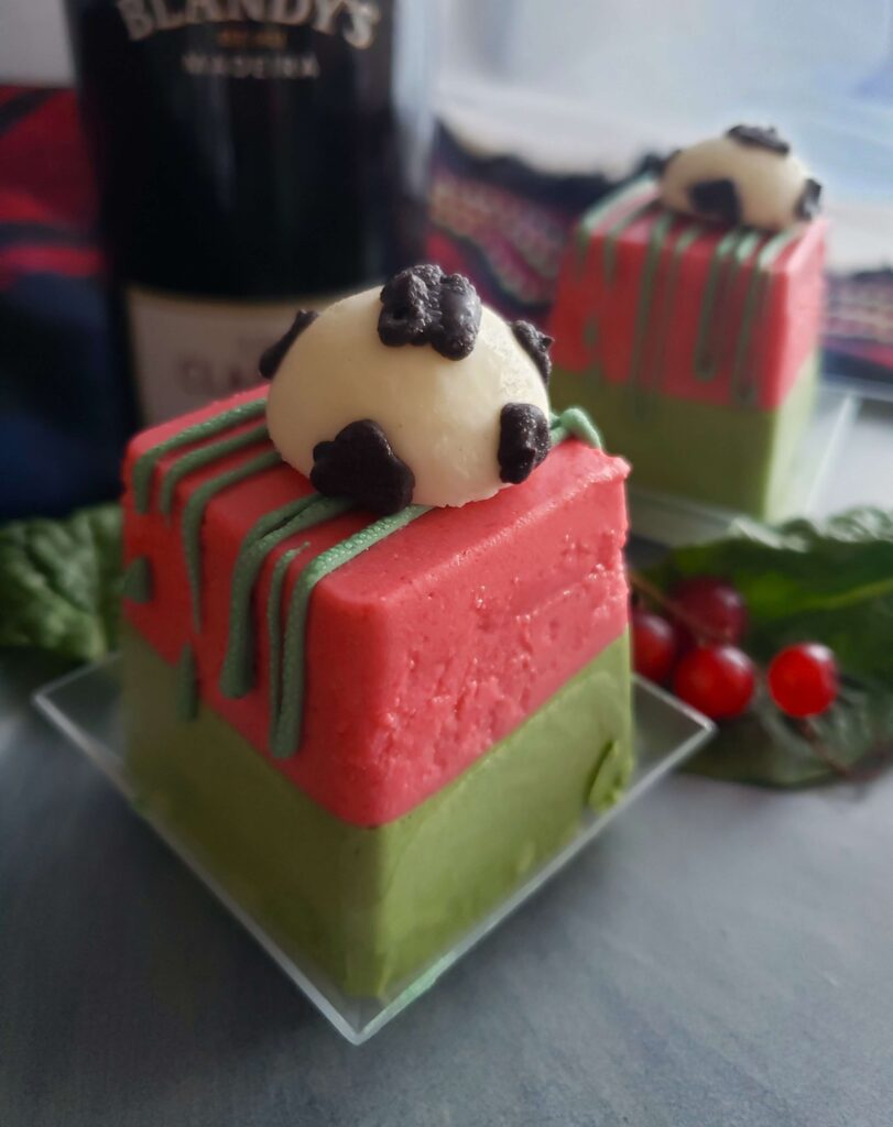 Dessert inspiré du drapeau du Portugal, créé pour une collection de la Coupe du monde de football.